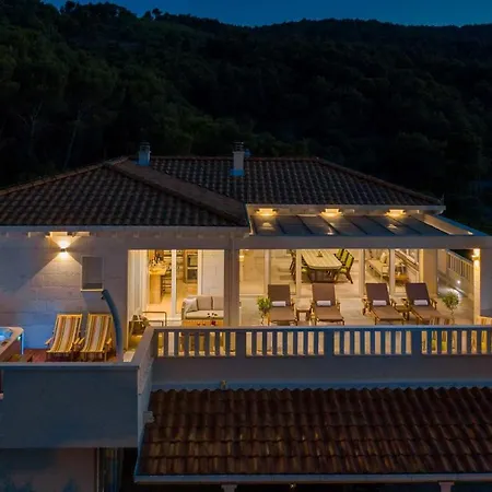 Luxury Penthouse Olive Tree * 斯拉汀