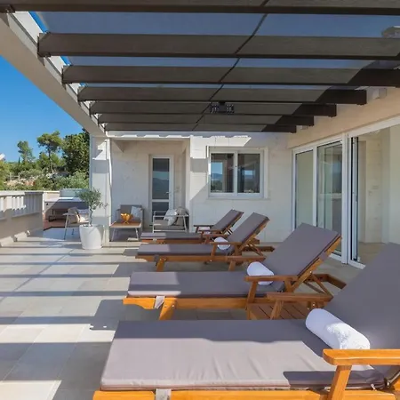 Luxury Penthouse Olive Tree *